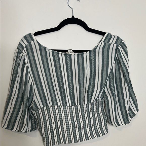 Striped V-Neck Women Top with key hole and back ruching - Picture 6 of 6
